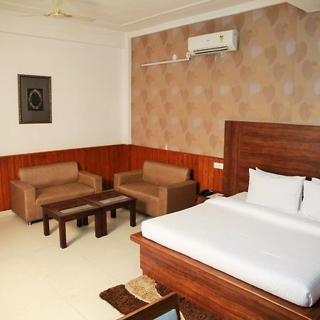 Sangrur Red Apple Hotel מראה חיצוני תמונה