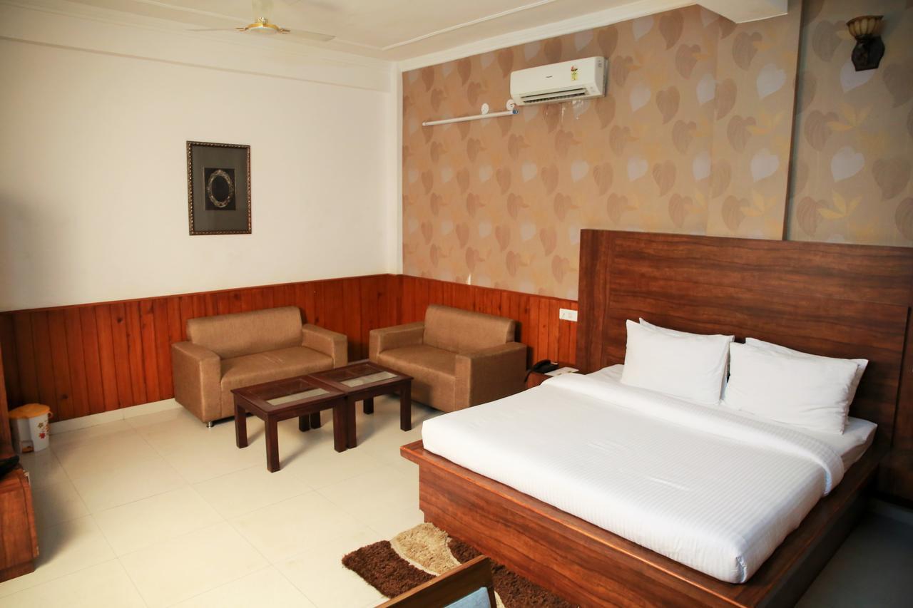 Sangrur Red Apple Hotel מראה חיצוני תמונה